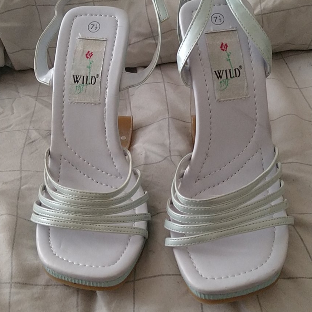 Wild Rose, 7 1/2, light green